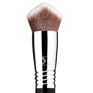Sigma Beauty - 3DHD® KABUKI BRUSH